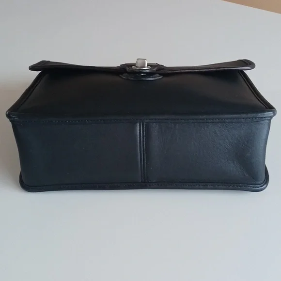 Vintage Coach Willis Bag #9927 - Picture 5 of 16